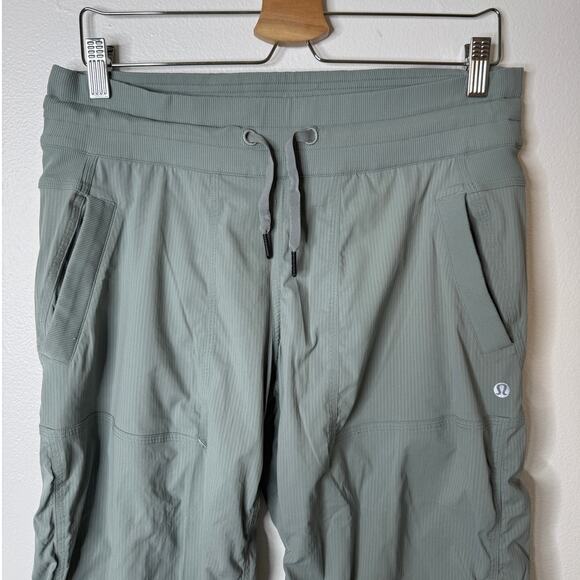 Lululemon Size 8 Studio Crop Pant 18" Unlined in Earl Gray Swift 2-Way Stretch - Picture 2 of 9